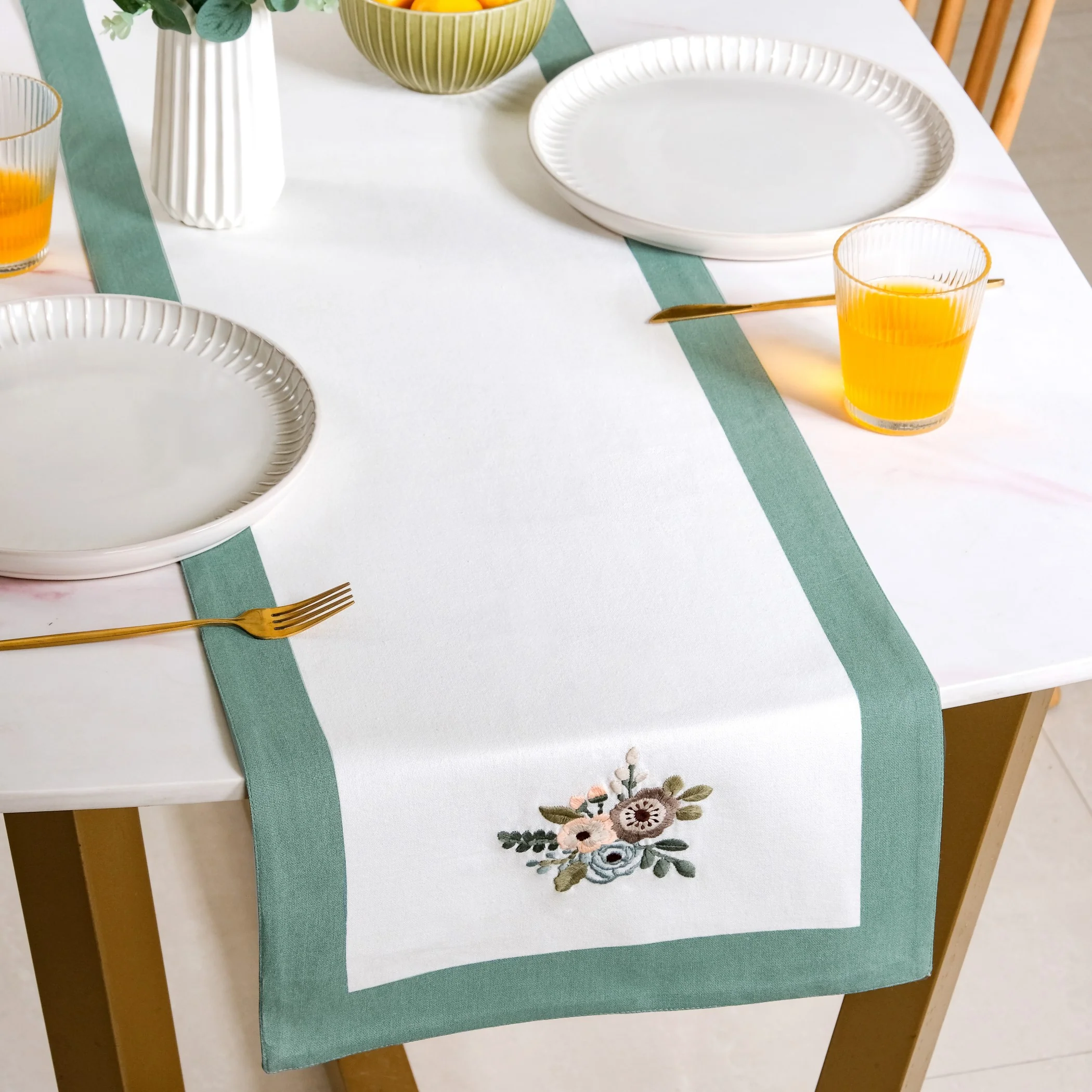 Ventosa Complete Table Linen Set With Mats Napkins Runner And Table Cloth In Teal - Image 8