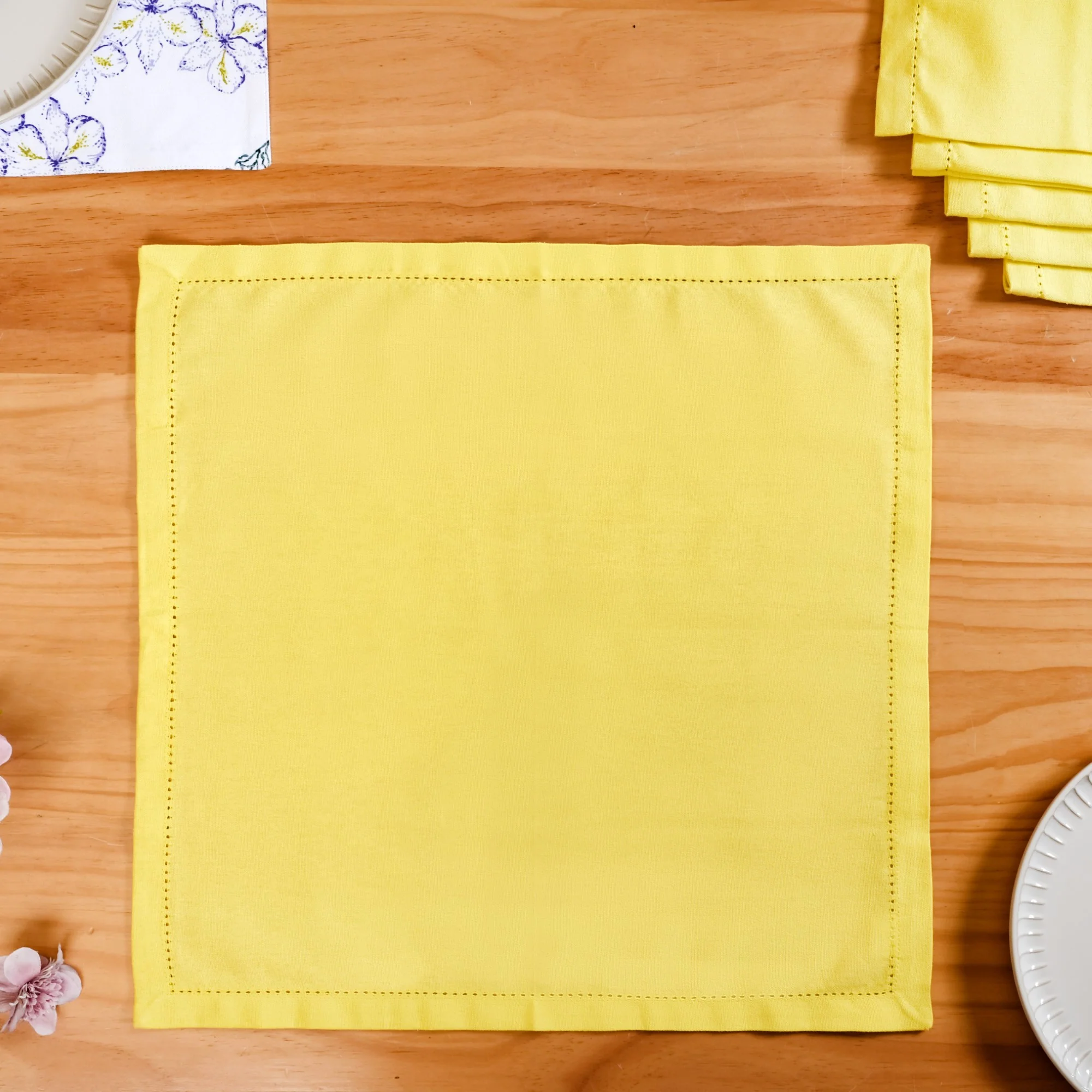 Verde Solid Yellow Table Napkins Set Of 6 - Image 7