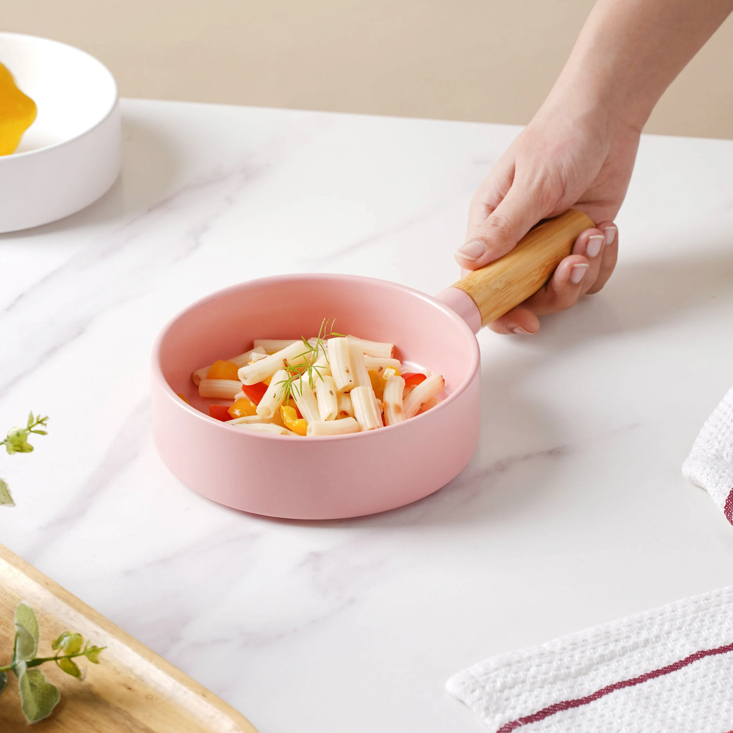 Very Berry Baking Pan With Handle - Image 2