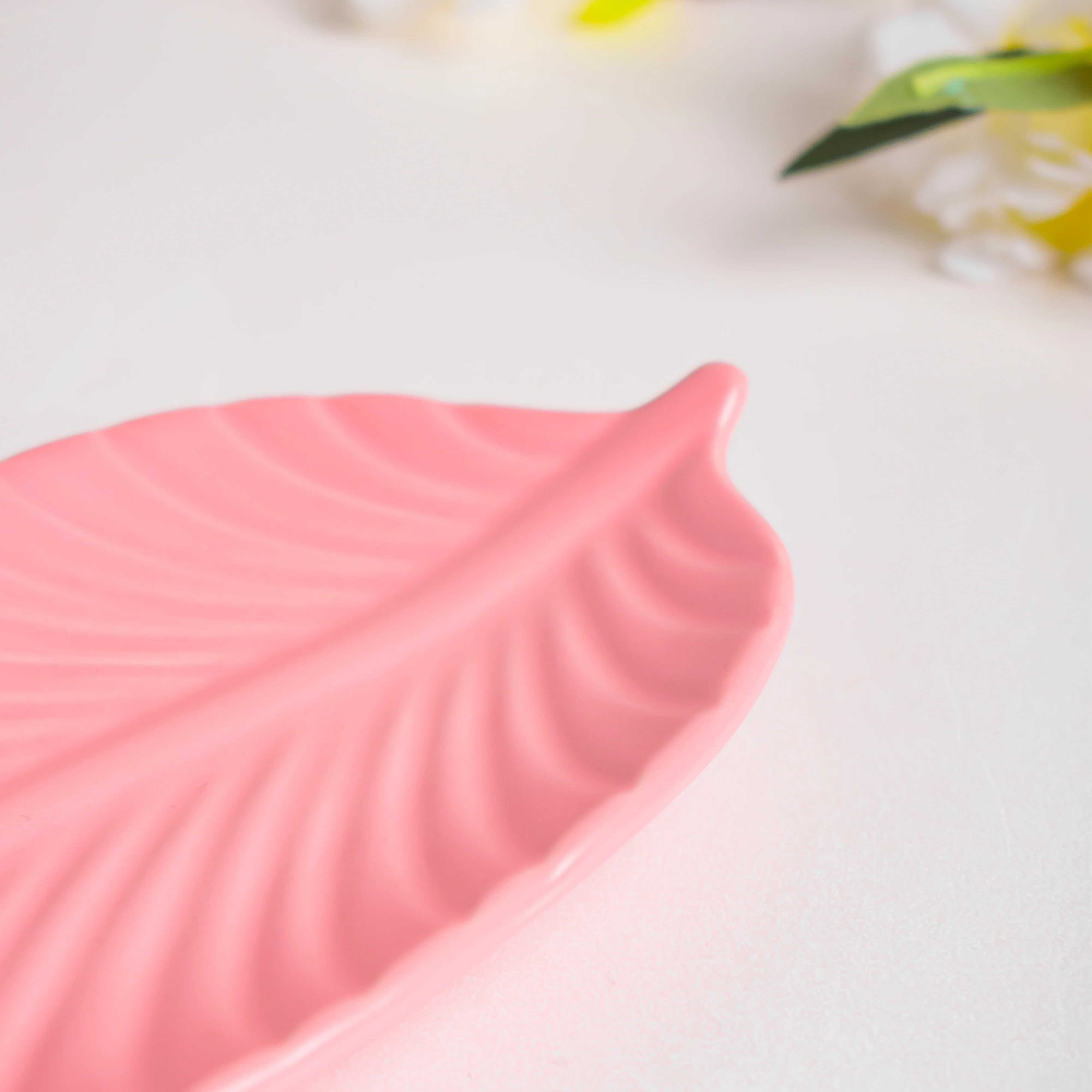 Very Berry Leaf Platter - Image 3