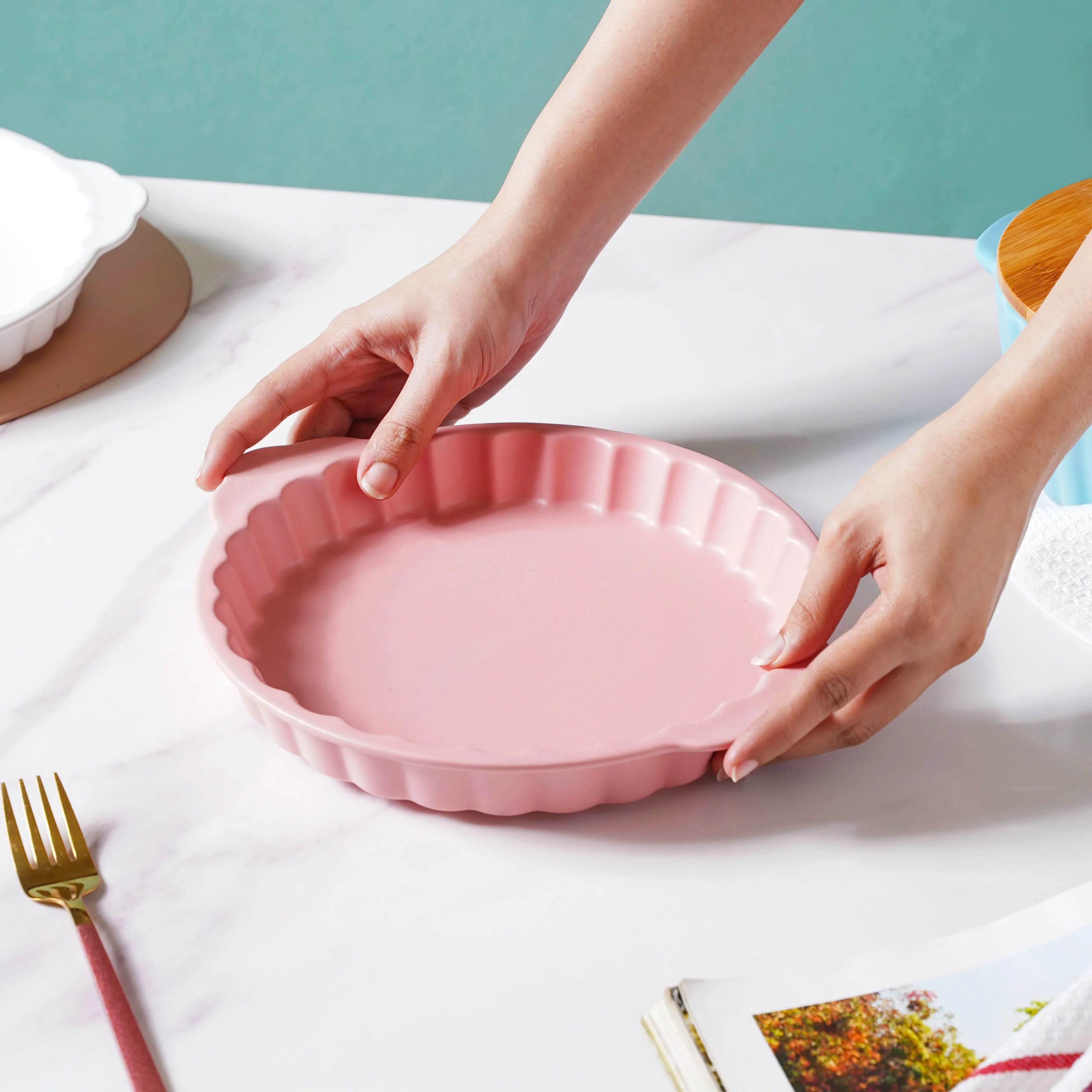Very Berry Pink Baking Tray 10 Inch - Image 2