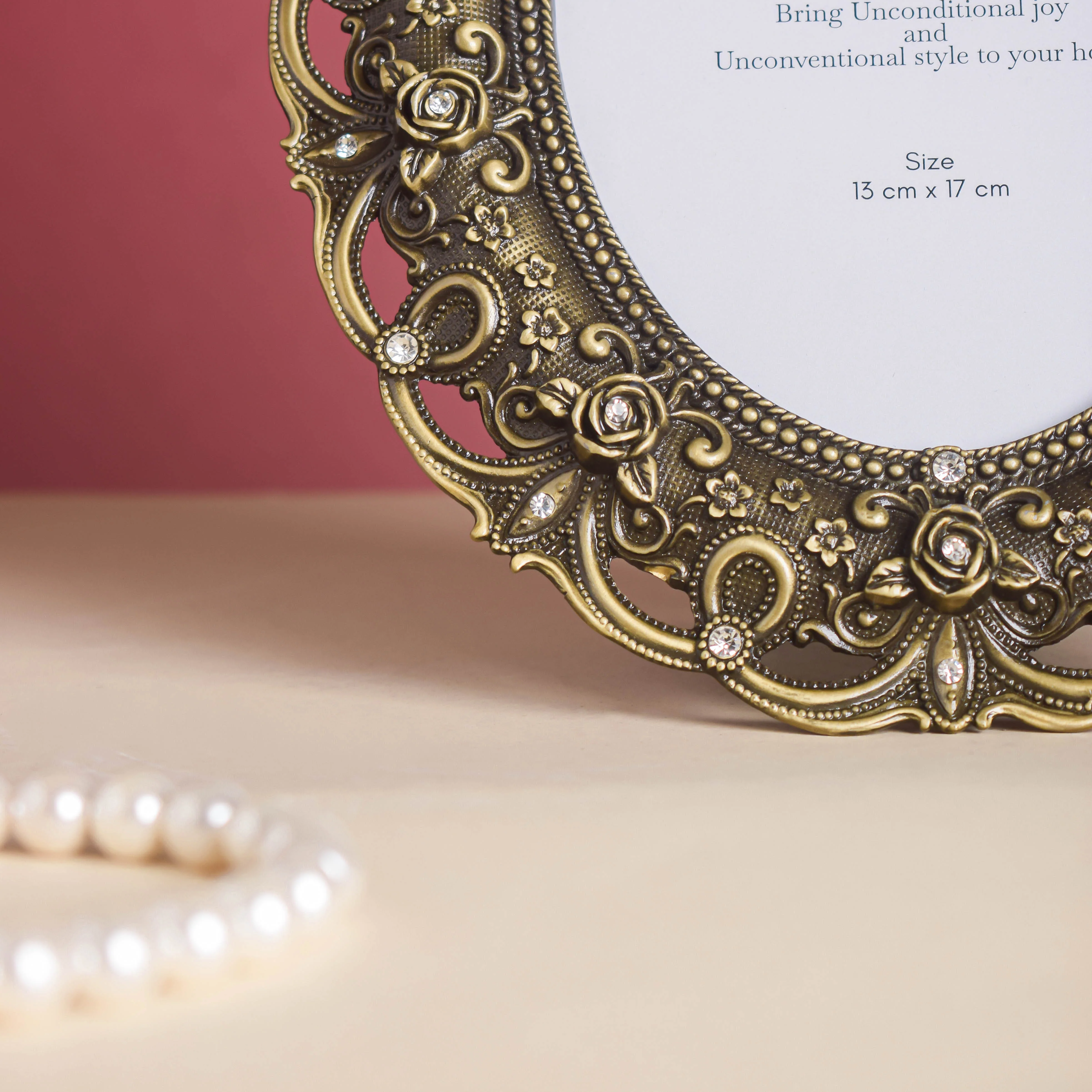 Vintage Garland Photo Frame - Image 8