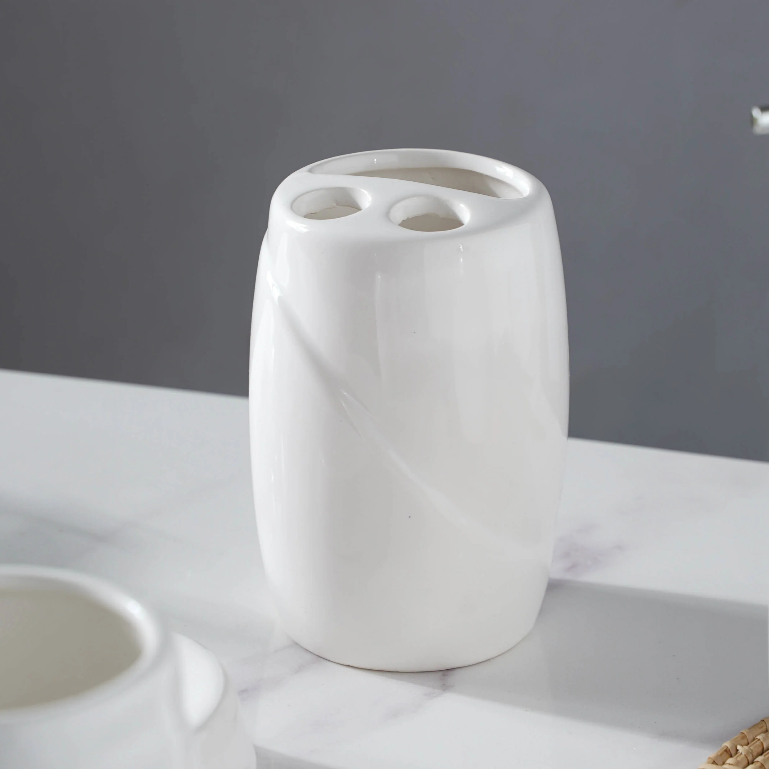 White Ceramic Bath Accessories - Image 9
