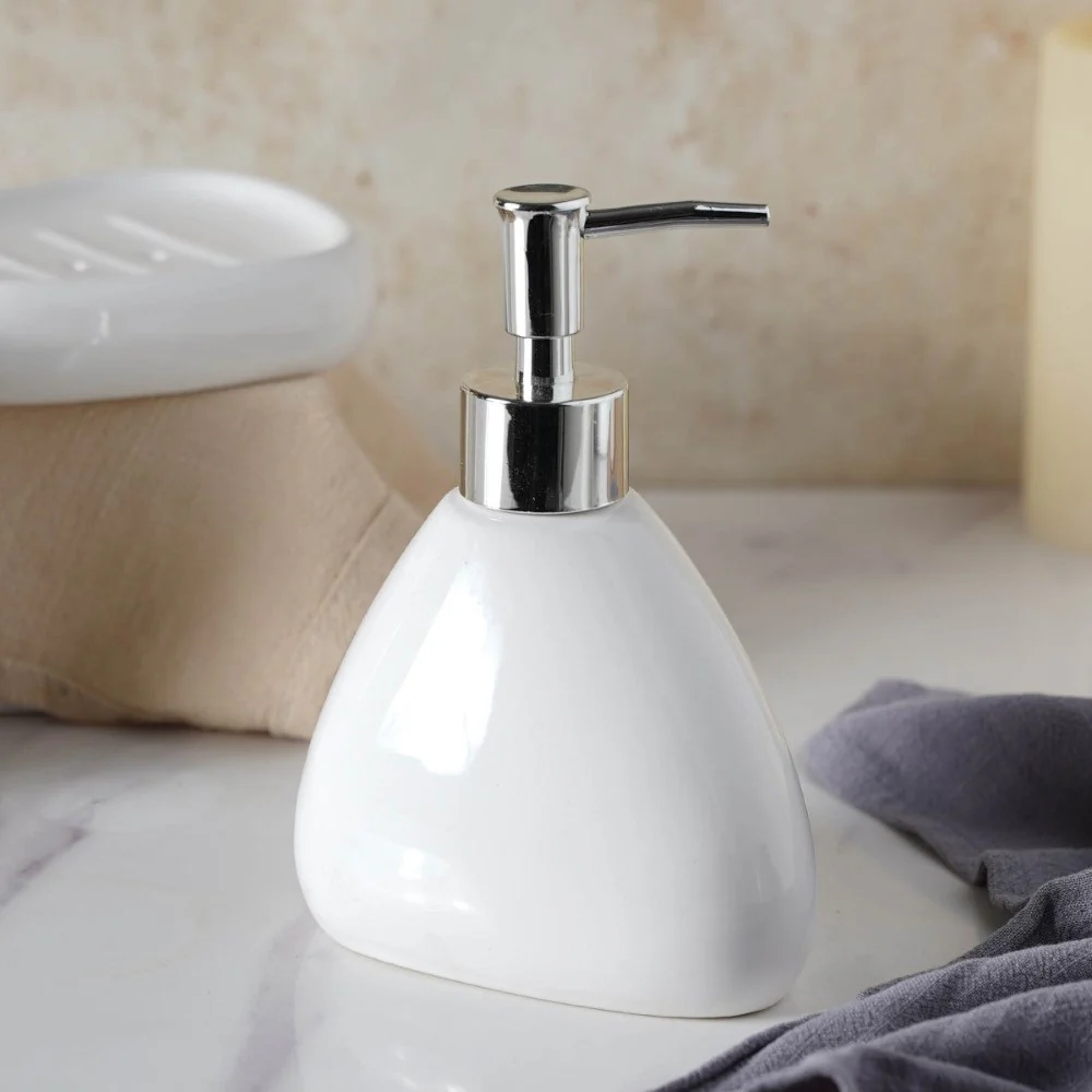 White Clouds Bath Set - Image 8