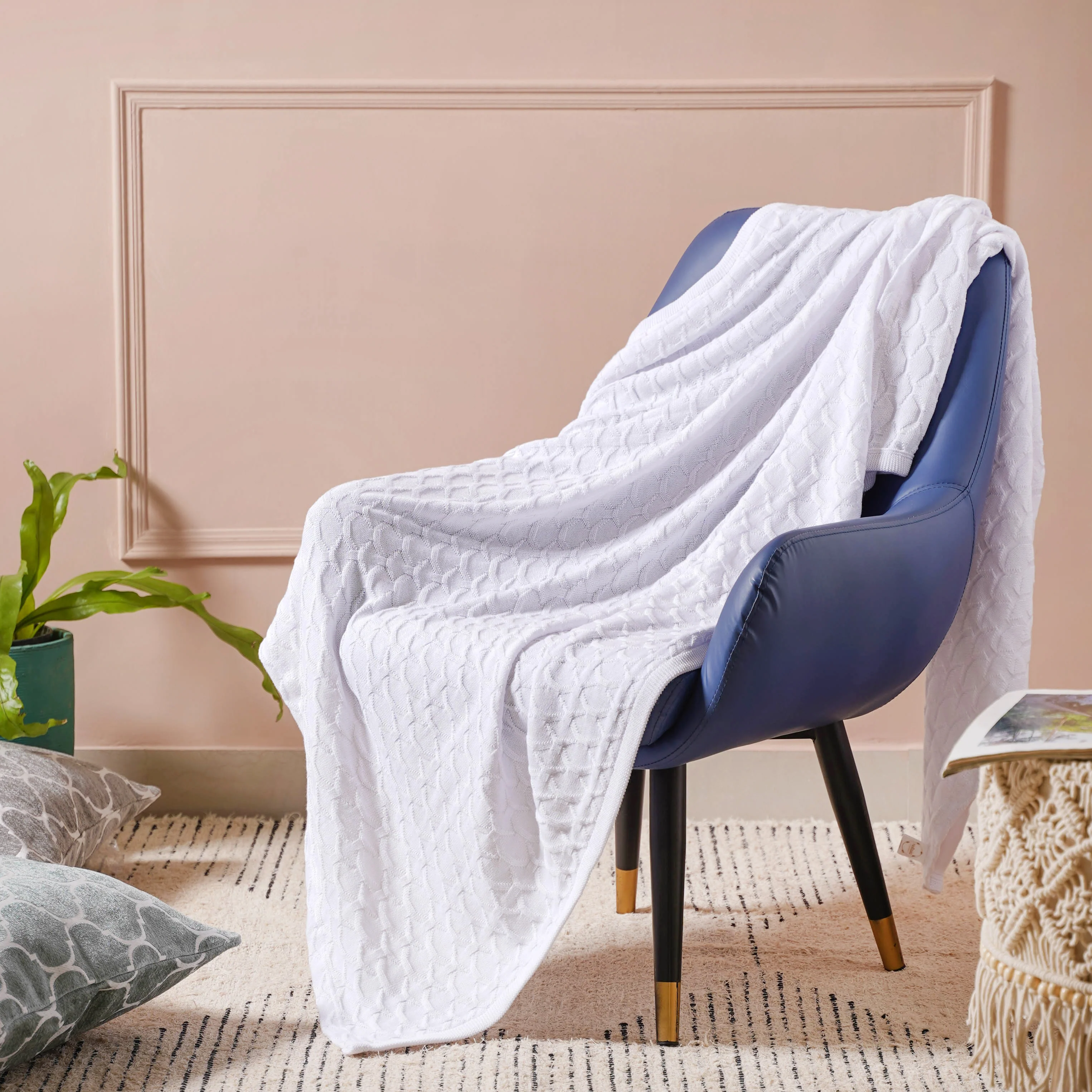White Rippled Knitted Throw - Image 5