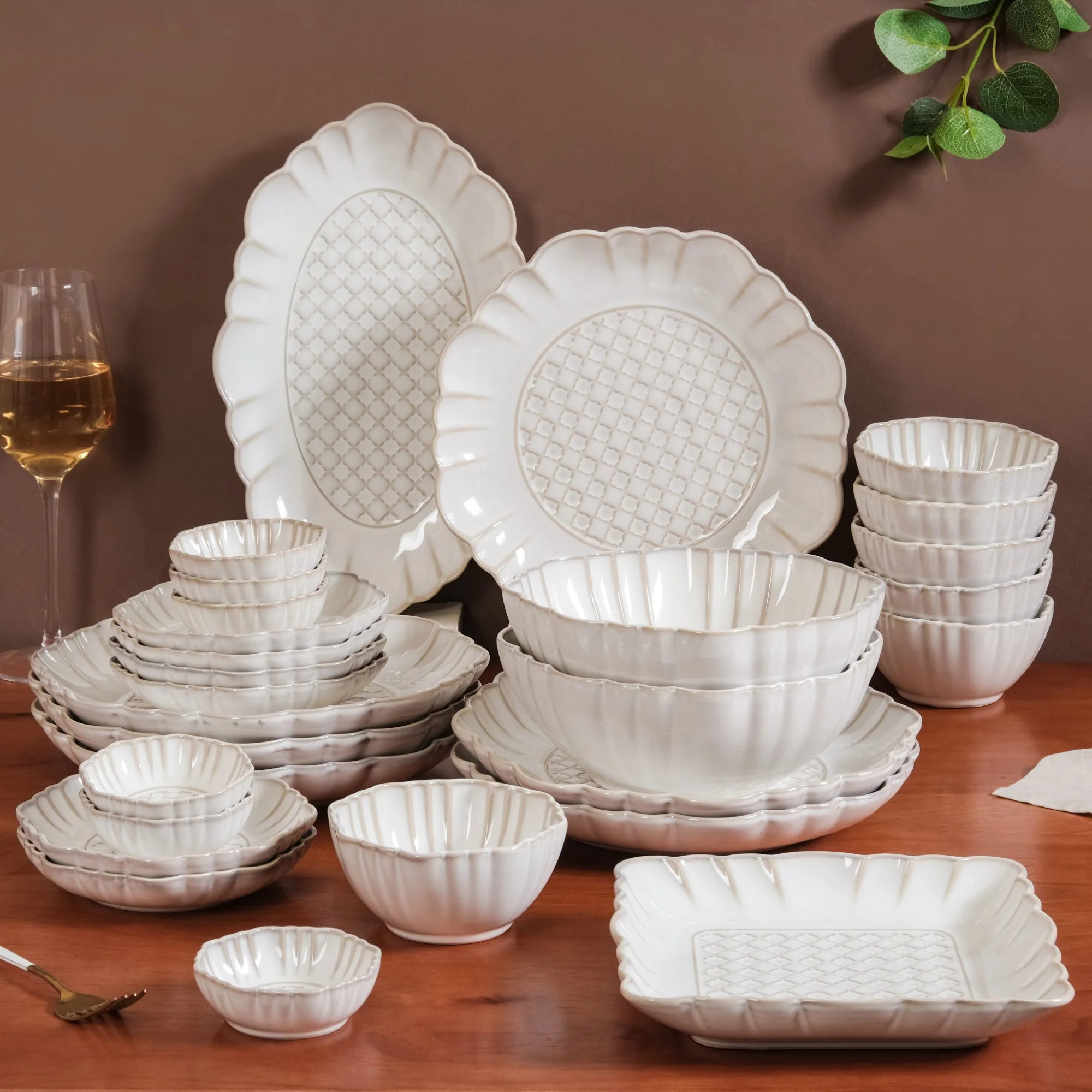 White Stoneware Design 28-Piece Dinner Set For 6
