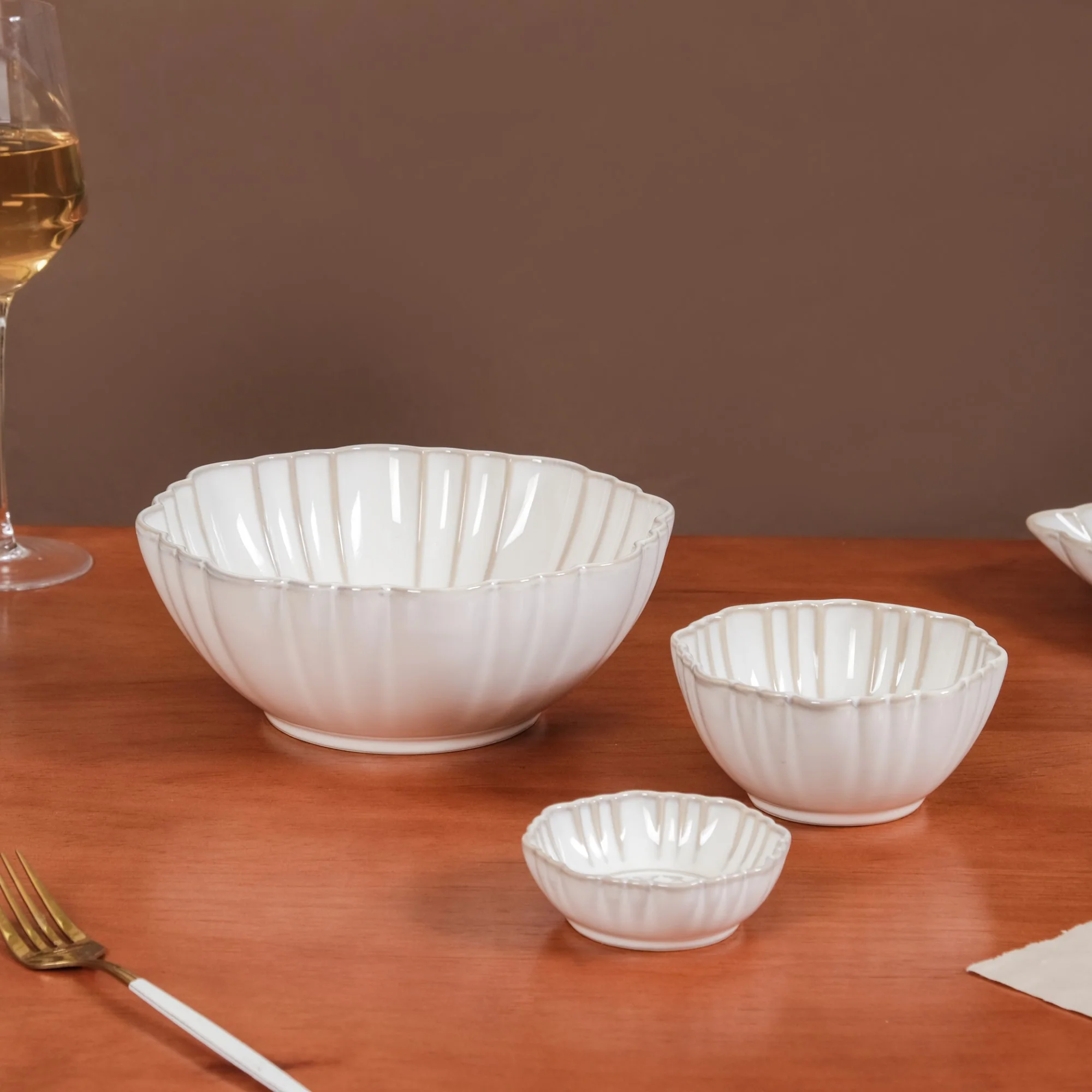 White Stoneware Design 28-Piece Dinner Set For 6 - Image 4