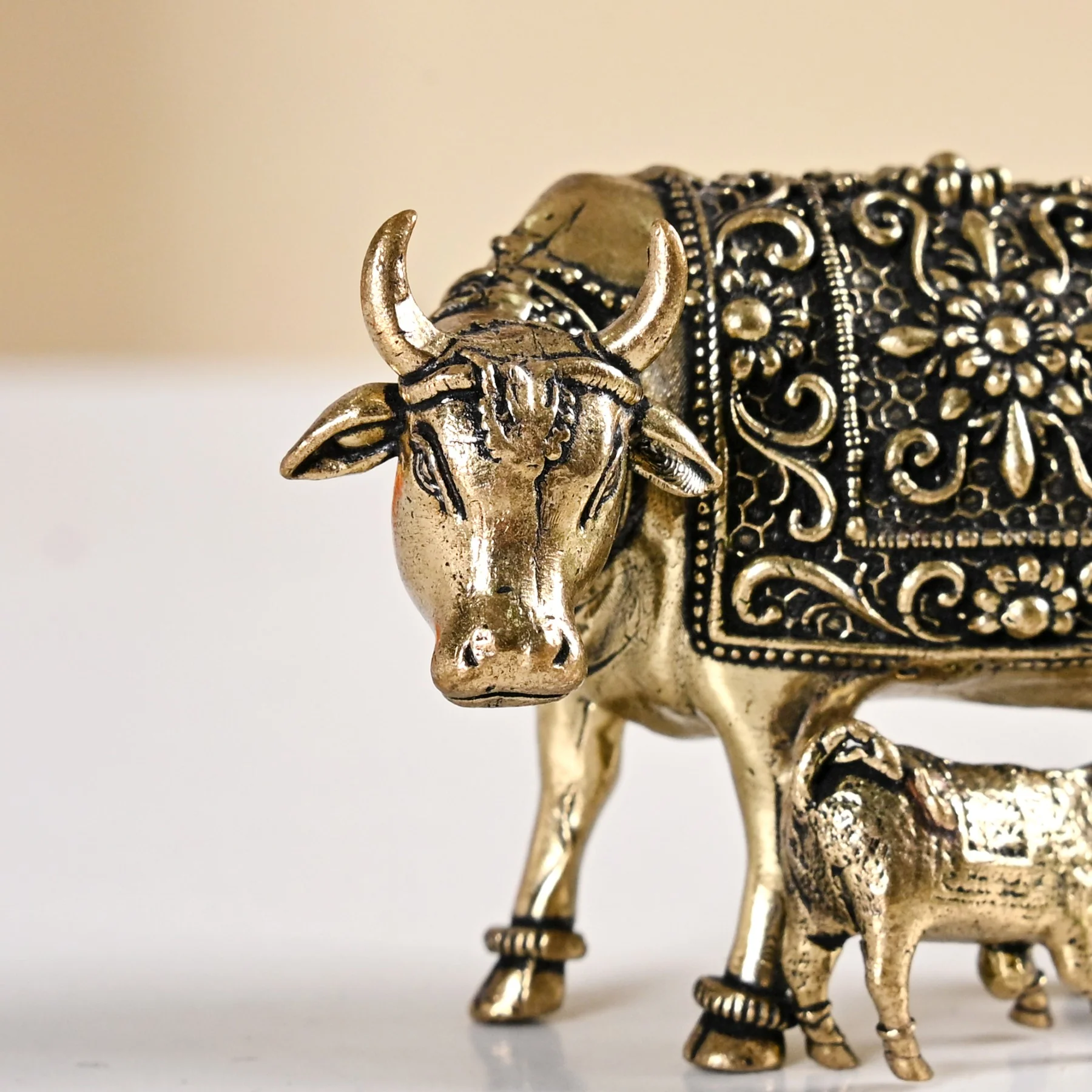 Wish Fulfilling Kamdhenu Cow Calf Idol Pure Brass 4cm In Gift Box - Image 5