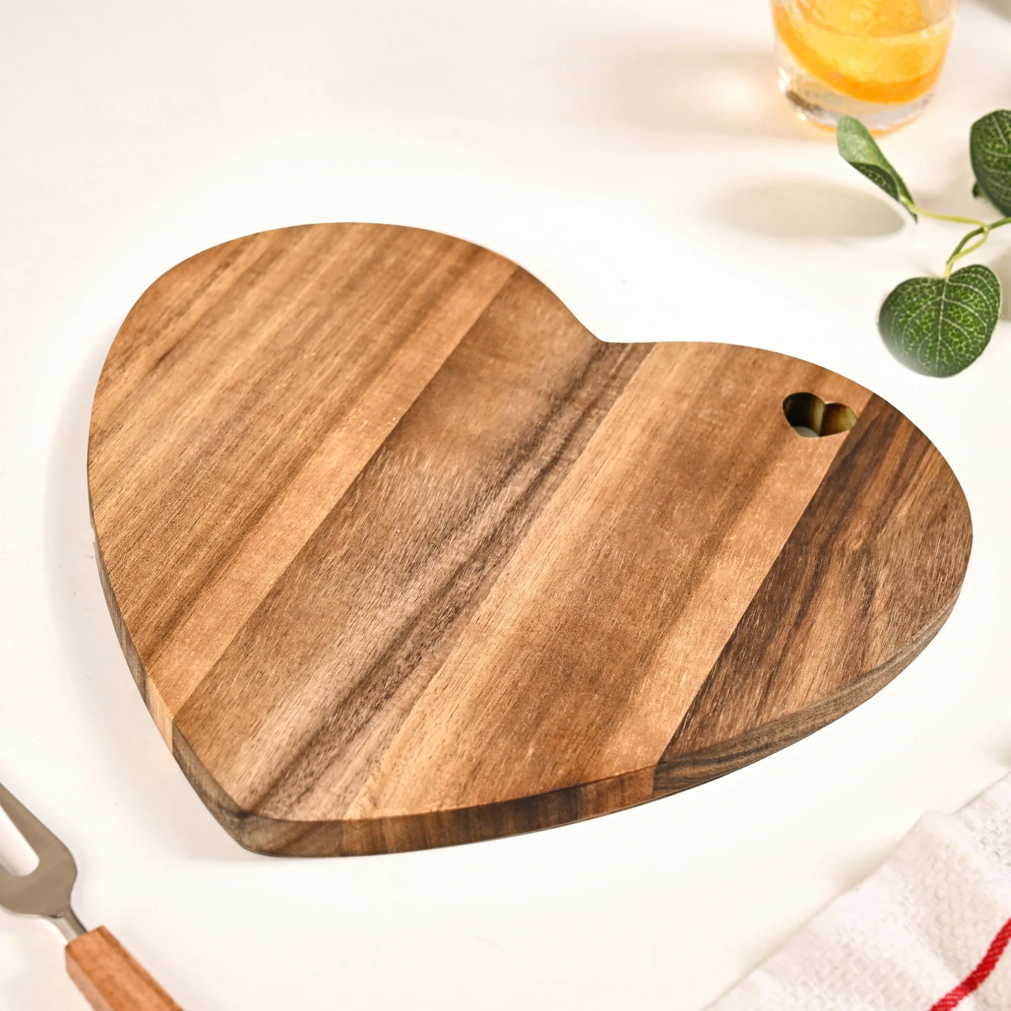 Wooden Heart Acacia Serving Platter - Image 3