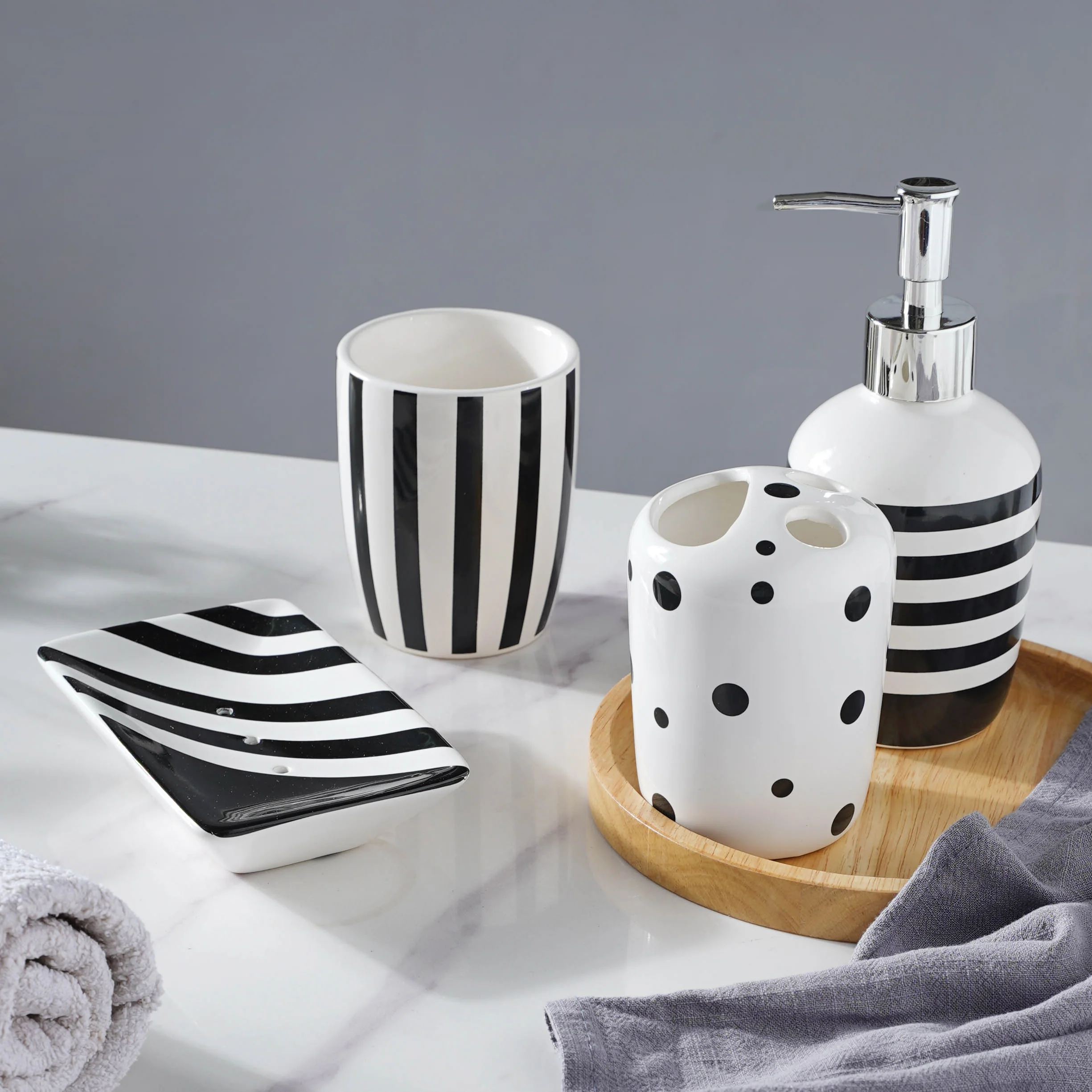 Zebra Stripes Ceramic Bath Set - Image 2